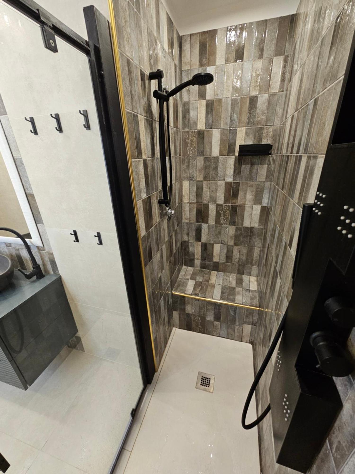 Exclusive Top Floor 2-Bedroom Flat 밀라노 외부 사진
